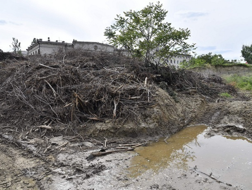 Ужасное преображение Республиканского стадиона Кишинева сняли на фото и видео