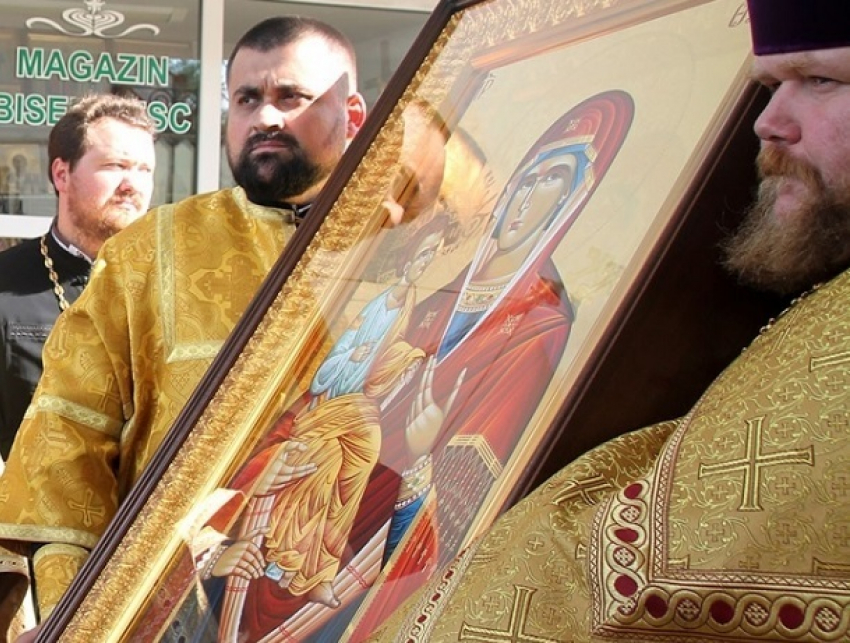Чудотворную икону с горы Афон привезли в столицу Молдовы
