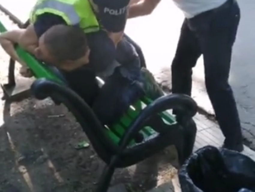 (18+) Задержание молдавского Джорджа Флойда попало на видео