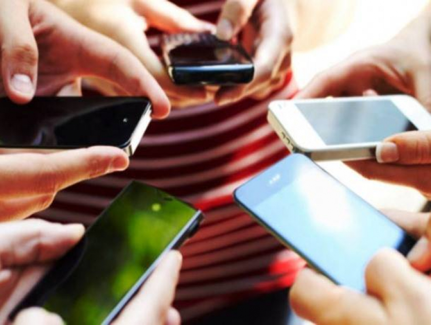 Мобильная эйфория – граждане Молдовы стали чаще болтать по телефону
