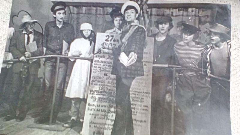 Спектакль 12 СТУЛЬЕВ.jpg