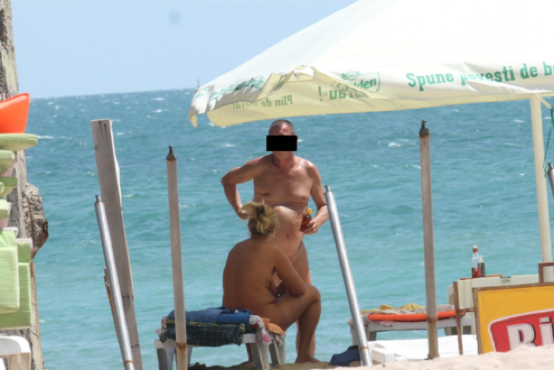 Семейный нудизм, фото с нудистского пляжа