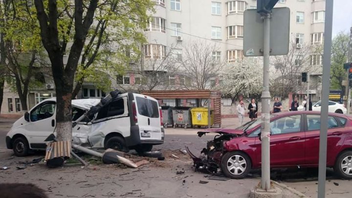 accident-eminescu-bucuresti_99346100.jpg