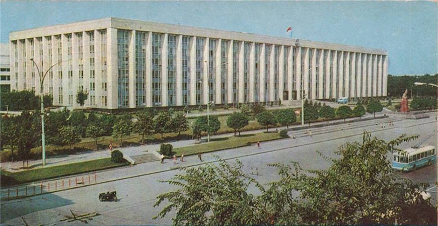 Old-Chi--in--u-1970..jpg