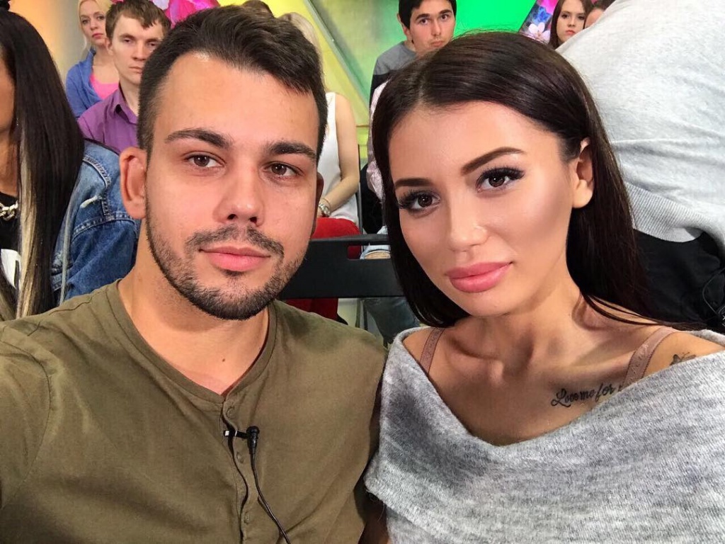 Секс-звезда «Дома-2» из Молдовы показала грудь после пластической операции  и заявила о предательстве